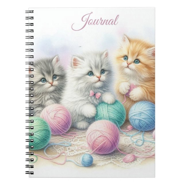 Cute Kittens med Bollar av färgat garn Anteckningsbok (Framsidan)
