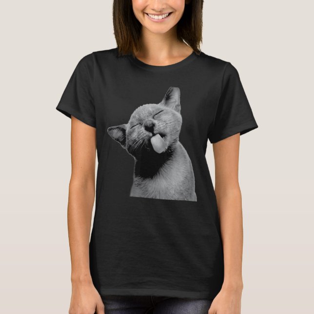 Cute Kitty Cat Sticking Out His Tongue At You Anim T Shirt (Framsida)