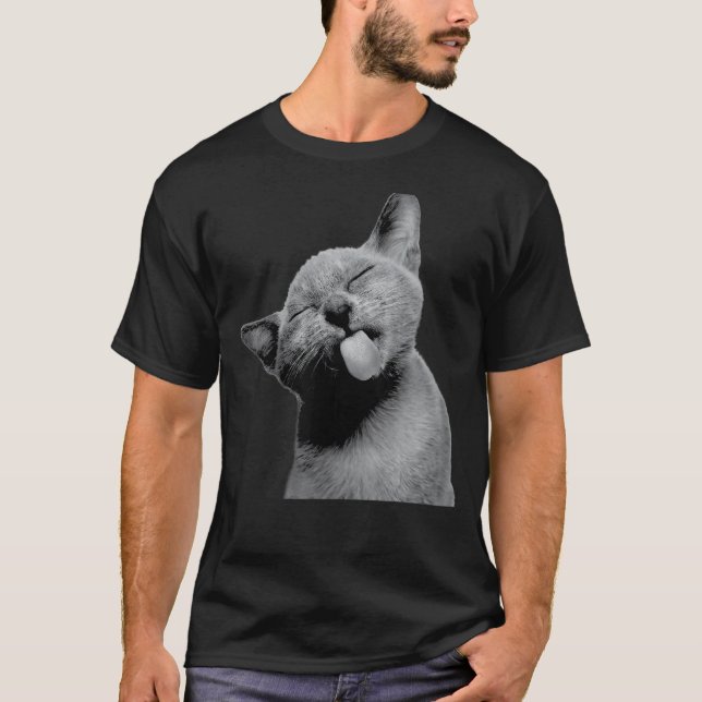 Cute Kitty Cat Sticking Out His Tongue At You Anim T Shirt (Framsida)