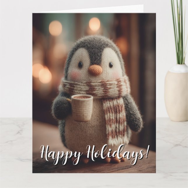 Cute Knitted Penguin Doll in Scarf Holding Mug Kort (Framsida)