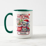 Cute Koala Chirstmas Personlig Namn Mugg<br><div class="desc">Cute Koala Chirstmas Personlig Namn Helgdag Mugg har en söt Koala som bär en julhatt och scarf med en julsäck. Perfekt för julklappar,  party och firande,  julklappar,  födelsedagar och så vidare. Skapat av Evco Studio www.zazzle.com/store/evcostudio</div>