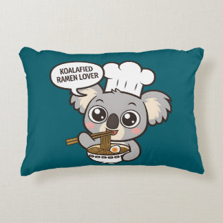 Cute Koala njuter av Ramen Prydnadskudde