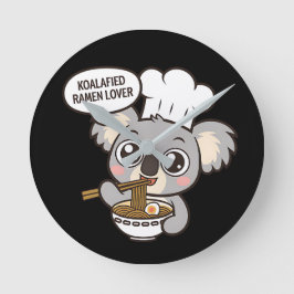 Cute Koala njuter av Ramen Rund Klocka