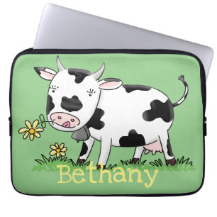 Cute kon i grönt fält tecknad illustration laptop fodral