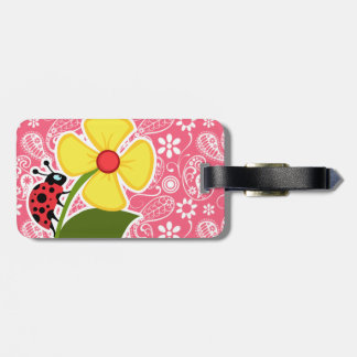 Cute Ladybug på Brink Rosa Paisley; Blommigt Bagagebricka