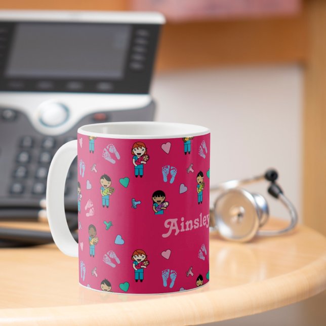 Cute Läkare och sjuksköterskor med nyfödda Kaffemugg (Skapare uppladdad)