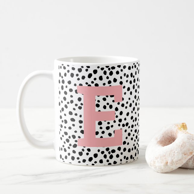 Cute Large Rosa Initial på Dalmatien Spot Mönster Kaffemugg (Med munk)