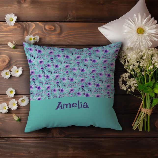 Cute lavender mönster, vattenfärgblomma namn kudde (Skapare uppladdad)