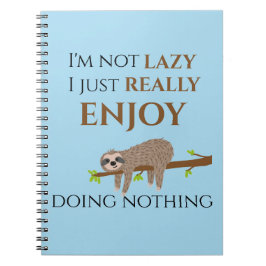 Cute Lazy Sloth Hanging on Träd Funny Text Anteckningsbok