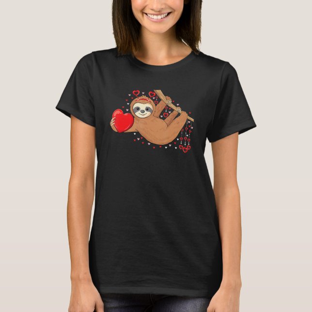 Cute Lazy Sloth Holding Heart Love Sloth Valentine T Shirt (Framsida)