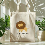 Cute Lejon Kids Personlig Tygkasse<br><div class="desc">De här barnens väska för djur älskare illustrerar en lejon. Anpassa den med ditt barns namn i svart brev. Gör en underbar väska för bok för pojkar eller flickor!</div>