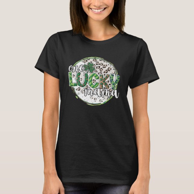 Cute Leopard Play St Patrick s Day One Lucky Mamma T Shirt (Framsida)