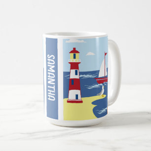 Cute Lighthouse och Boat Seaside Art Personlig Kaffemugg