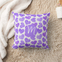 Cute Lila Doodled Heart Valentines Day Monogram Kudde