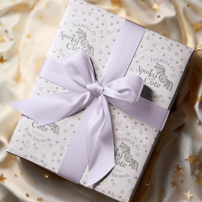 Cute Lila Spooky Cute oktoberbabyskor Presentpapper (Spooky Cute Fall Baby Shower Custom Wrapping Paper. Hand-Drawn Baby Bat, Moons & Stars in Purple)