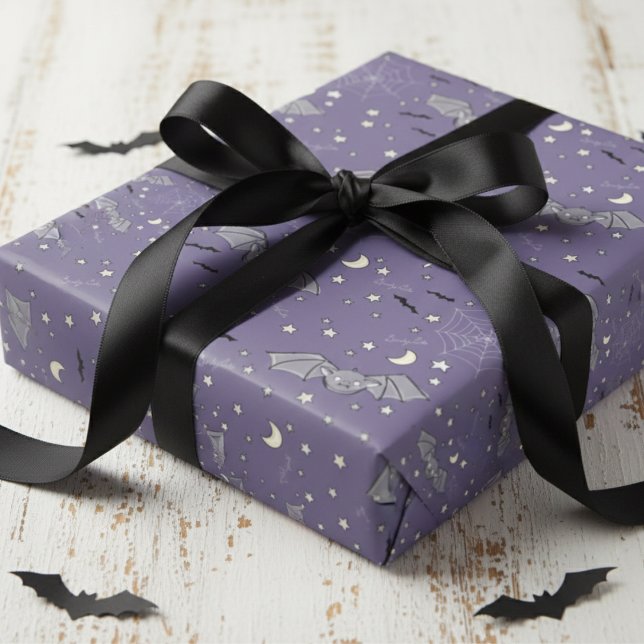 Cute Lila Spooky Fladdermus Halloween Mönster Presentpapper (Purple Bats Halloween or October Birthday Party Wrapping Paper. Whimsical Wings Halloween Pattern)