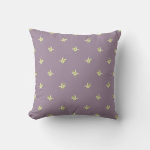 Cute Lily-of-the-Valley Posies on Mauve Kudde