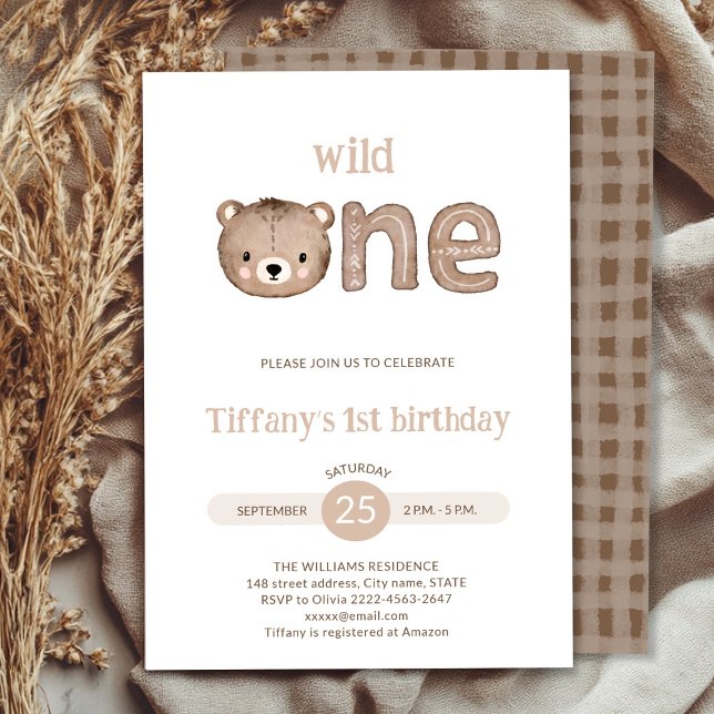 Cute Little Bear vild en 1:a födelsedag Inbjudningar (Wild One minimalistic 1st Birthday Invitation | Neutral Baby Bear Party Invite)