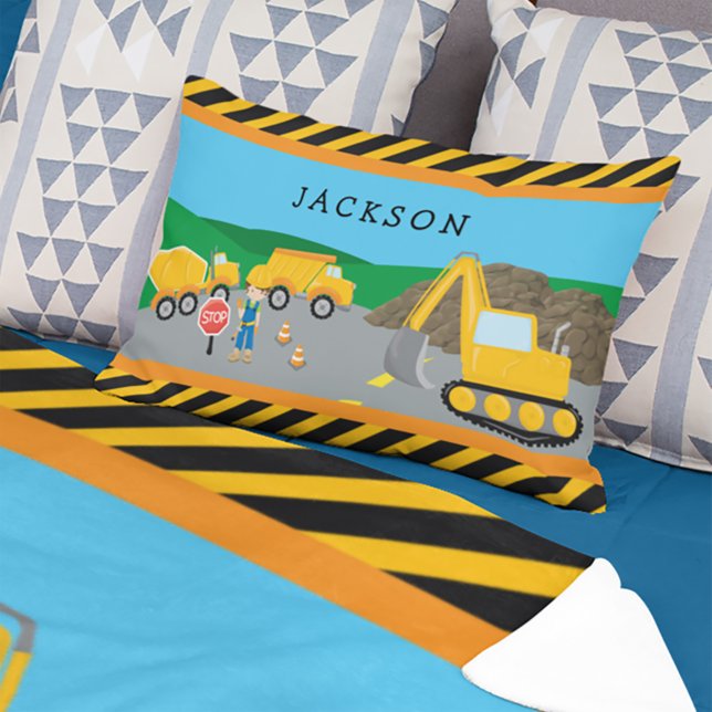Cute Little Boy Construction Fordon Monogrammed Prydnadskudde (Skapare uppladdad)