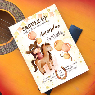 Cute Little cowgirl-sadel på födelsedagen inbjudan
