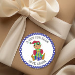 Cute Little Male Elf To and from Gift Märkre Runt Klistermärke<br><div class="desc">Ett bra sätt att låta någon veta vem som är gåva är vem som är! En söt liten pojke från färg sitta på julpåsen leksak. Till och från klistermärken för Julklapp.</div>