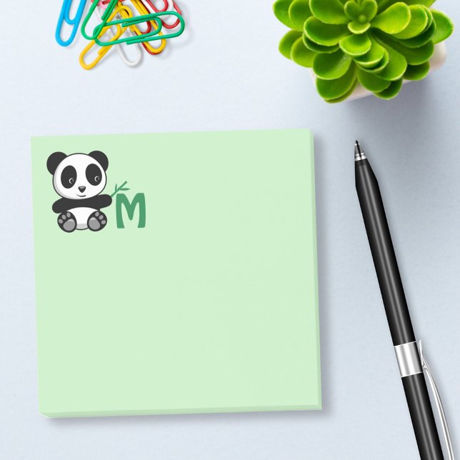Cute Little Panda med ett Bamboo Stick Monogram Post-it Block (Skapare uppladdad)