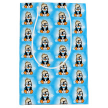 Cute Little Penguin in in Winter Cap med sonowboll