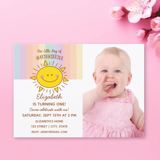 Cute Little Rainbow Sunshine Baby Birthday Photo Inbjudningar (Skapare uppladdad)