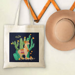 Cute Llama i Cactus Garden med Gula blommor Tygkasse<br><div class="desc">Cute Lama-scenen i vattenfärg, som du kan anpassa med ditt namn eller din anpassningsbar. Den här söt blond Lama har en blomma och fjädrar i sitt hår, en passande garland och ett traditionellt peruanskt sadelkött. Hon står i en blommar kaktus trädgård med söt gult blommor. Det här är en genomskinlig...</div>