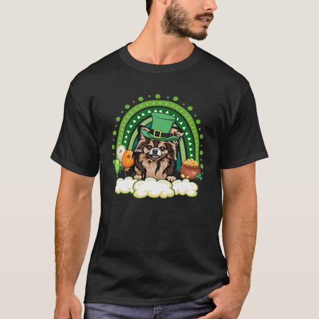 Cute Lucky Rainbow Chihuahua Shamrock St Patrick's T Shirt (Framsida)
