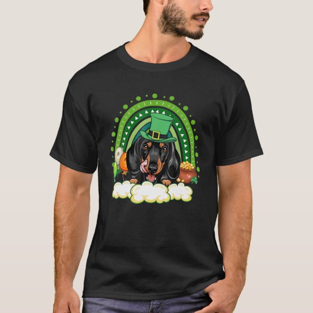 Cute Lucky Rainbow Dachshund Shamrock St Patrick's T Shirt (Framsida)