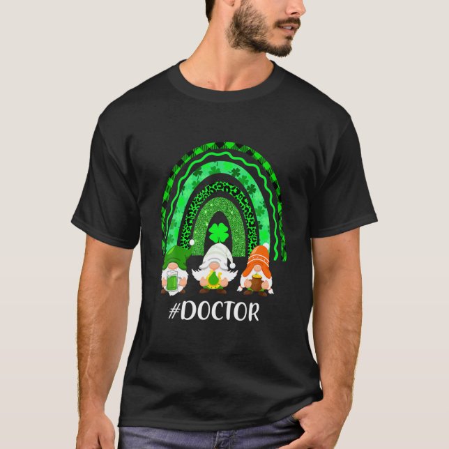 Cute Lucky Rainbow Doktor Gnome Leopard Lycklig St T Shirt (Framsida)