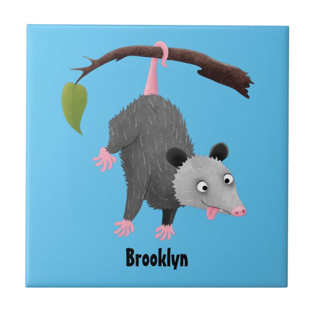 Cute lustig opossum hängande från gren tecknad kakelplatta (Framsidan)