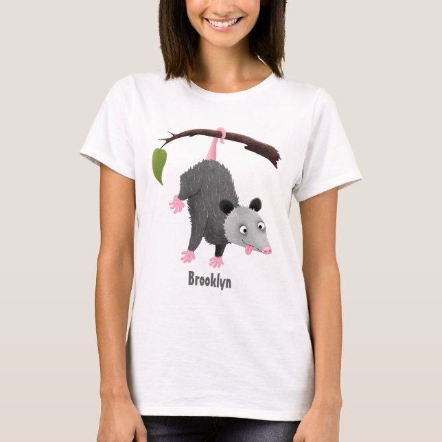 Cute lustig opossum hängande från gren tecknad t shirt (Framsida)