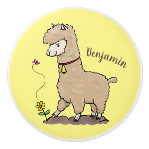 Cute lycklig alpaca med fjärilspinnar tecknad knopp