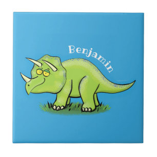 Cute lycklig grönt triceratops dinosaur tecknad kakelplatta