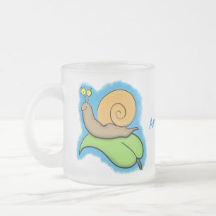 Cute, lycklig snigel på tecknaden löv frostad glasmugg