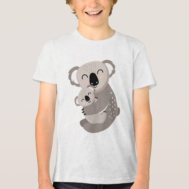 Cute Mama Koala Hugging Baby Joey Illustration T Shirt (Framsida)