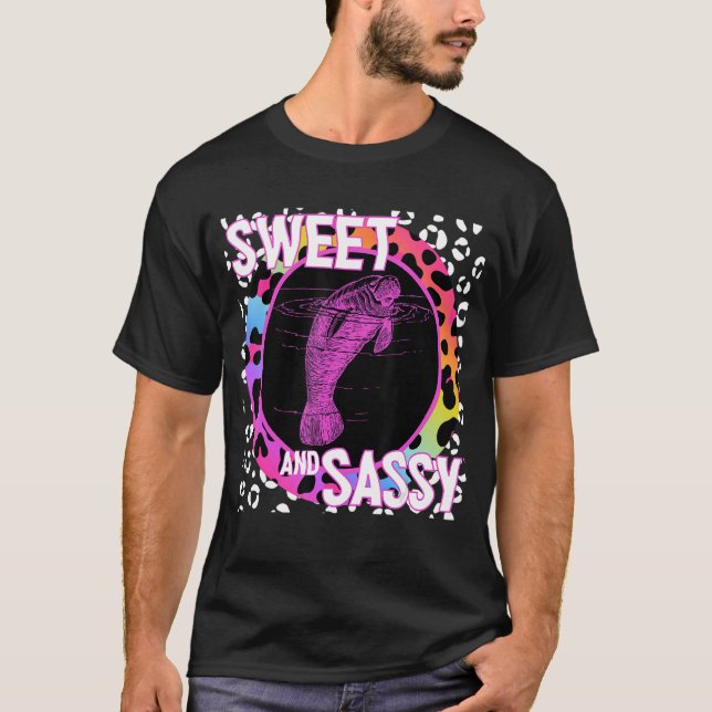 Cute Manatee 90s Nostalgia Rainbow Leopard Skriv u T Shirt (Framsida)