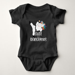 Cute Martial Arts Farligt Unicorn Karate T Shirt