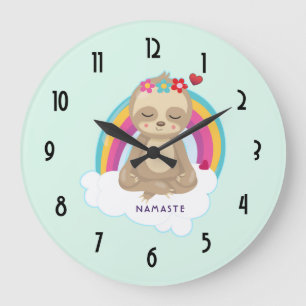 Cute Meditating Sloth med regnbåge Stor Klocka