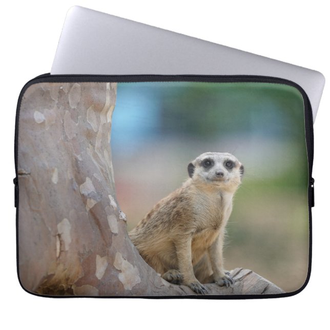 Cute Meerkat Sat på Träd Laptop Fodral (Framsidan)