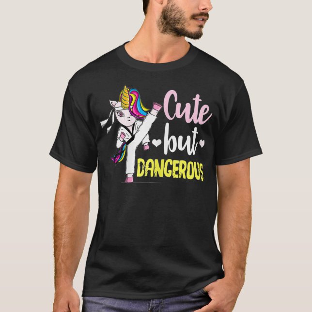 Cute men Dangerous Taekwondo Unicorn T Shirt (Framsida)