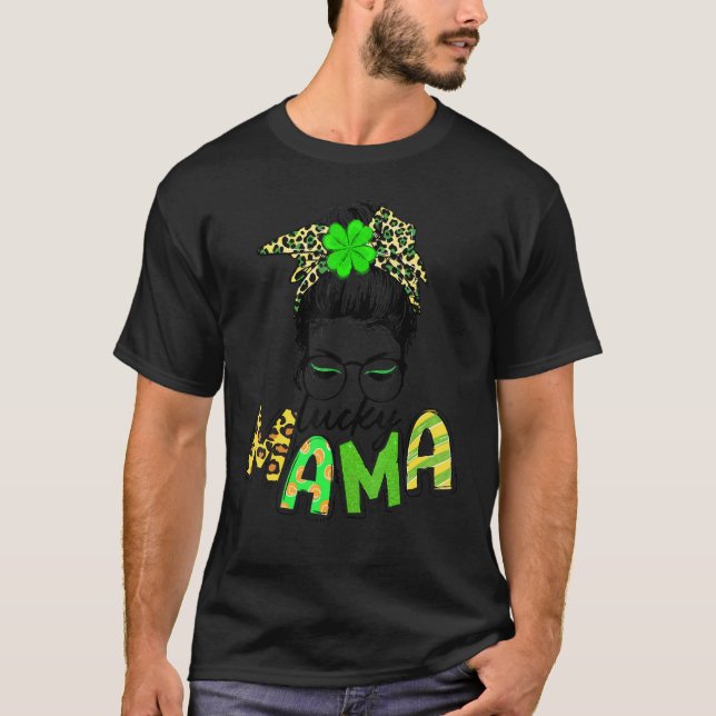 Cute Messy Bun Play St patrick's day One Lucky Mor T Shirt (Framsida)
