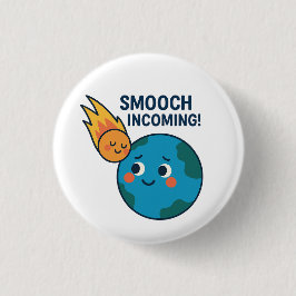 Cute Meteor and Earth Tecknad - "Smooch"-knapp Knapp