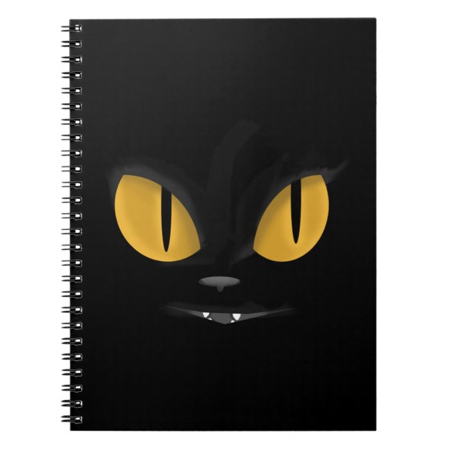Cute Mischievous Black Cat med Fangs Anteckningsbok Med Spiral (Framsidan)