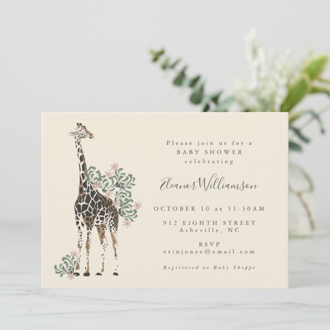 Cute Modern Blommigt Giraffe Simple Baby Shower Inbjudningar (Stående Fram)