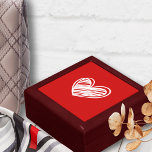 Cute Modern Hjärtar Vita och Röda Eleganten kvinno Minnesask<br><div class="desc">En enkel men underbar Alla hjärtans dag,  hejar fodral. Om du tycker om den här designen på andra objekt,  kan du skriva in den i inkorgen. Vi ska lista dem åt dig. Kolla in våra andra temaaffärer.</div>