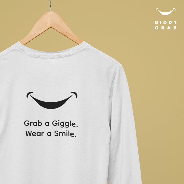 Cute Modern Typography Giggle & Smile Simple T Shirt (Skapare uppladdad)
