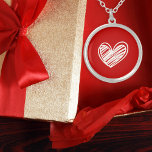 Cute Modern White and Red Heart Trendig Kärlek Wom Silverpläterat Halsband<br><div class="desc">En enkel men underbar hjärtans dag. Om du tycker om den här designen på andra objekt,  kan du skriva in den i inkorgen. Vi ska lista dem åt dig. Kolla in våra andra temaaffärer.</div>